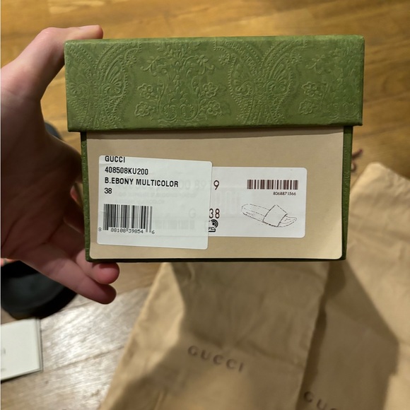 Excellent Condition Authentic Gucci Bloom Slides! 🌸 - Picture 3 of 9